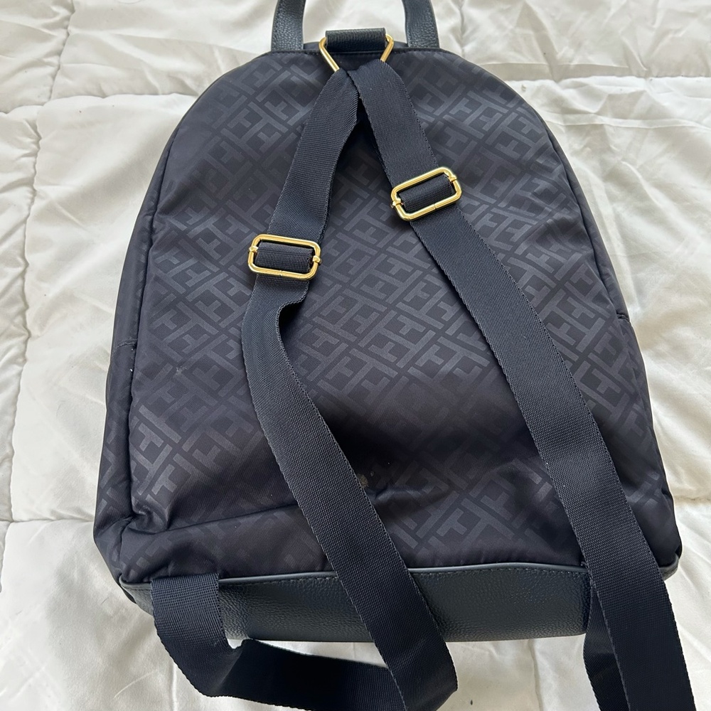 NWOT _ Tommy Hilfiger Sleek Urban Blue Backpack with Logo _ Medium Size - Picture 3 of 6